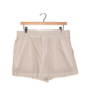 COLUMBIA $40 White Elastic Waist Drawstring Lightweight Casual Shorts‎ Medium